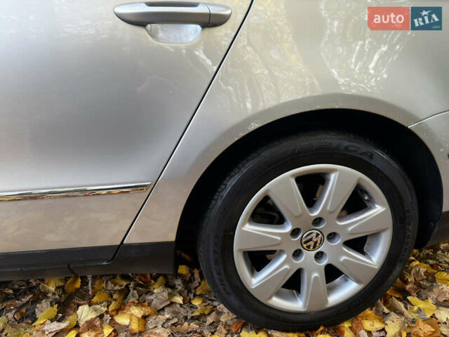 Серый Фольксваген Пассат, объемом двигателя 1.97 л и пробегом 330 тыс. км за 7499 $, фото 26 на Automoto.ua