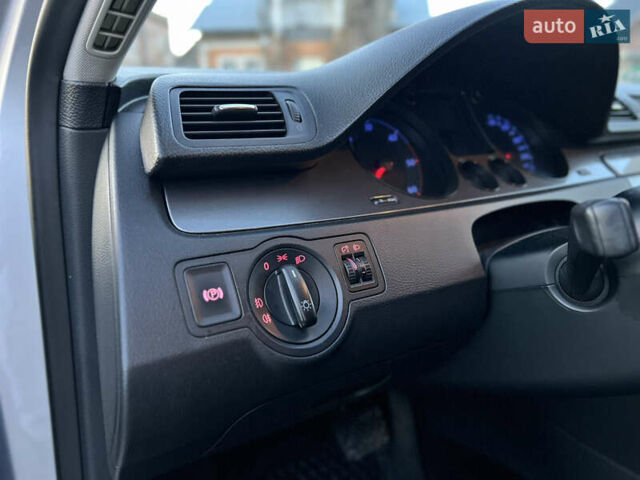 Сірий Фольксваген Пассат, об'ємом двигуна 1.97 л та пробігом 296 тис. км за 6750 $, фото 31 на Automoto.ua