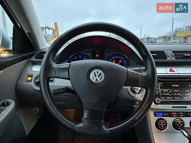 Серый Фольксваген Пассат, объемом двигателя 1.8 л и пробегом 227 тыс. км за 7450 $, фото 44 на Automoto.ua