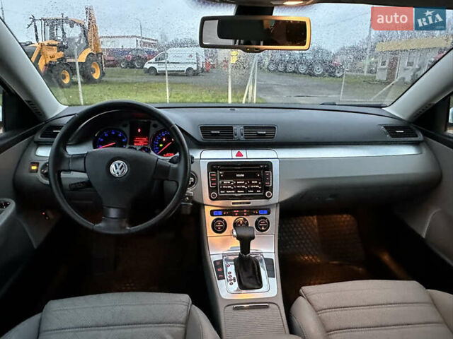 Серый Фольксваген Пассат, объемом двигателя 1.8 л и пробегом 227 тыс. км за 7450 $, фото 43 на Automoto.ua
