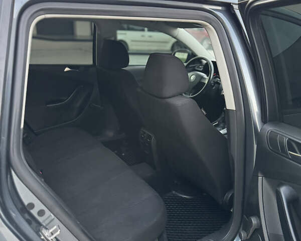 Сірий Фольксваген Пассат, об'ємом двигуна 1.97 л та пробігом 377 тис. км за 6500 $, фото 30 на Automoto.ua