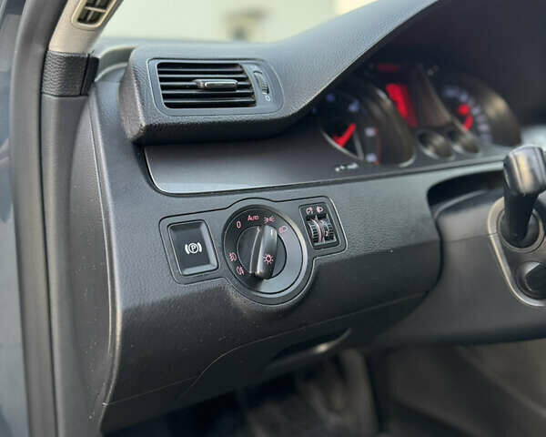 Сірий Фольксваген Пассат, об'ємом двигуна 1.97 л та пробігом 377 тис. км за 6500 $, фото 14 на Automoto.ua