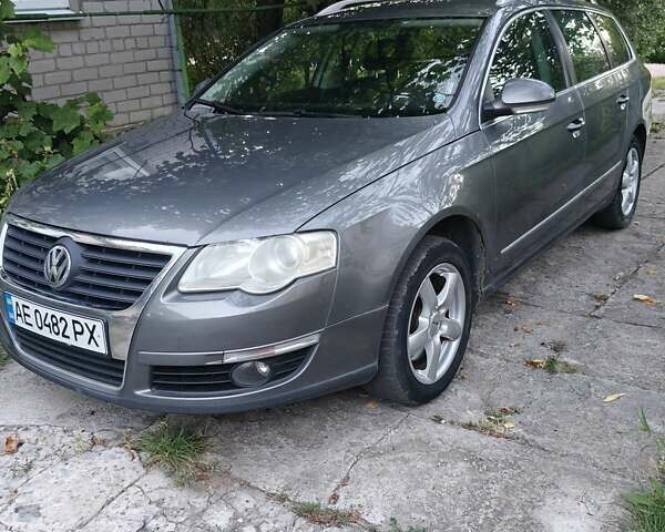 Серый Фольксваген Пассат, объемом двигателя 2 л и пробегом 304 тыс. км за 4900 $, фото 22 на Automoto.ua