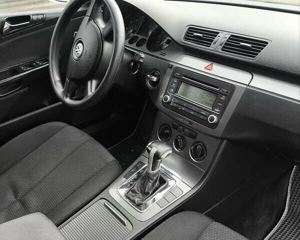 Серый Фольксваген Пассат, объемом двигателя 1.97 л и пробегом 222 тыс. км за 5400 $, фото 15 на Automoto.ua