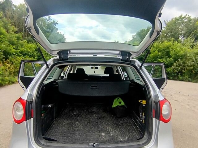 Серый Фольксваген Пассат, объемом двигателя 2 л и пробегом 269 тыс. км за 6000 $, фото 4 на Automoto.ua