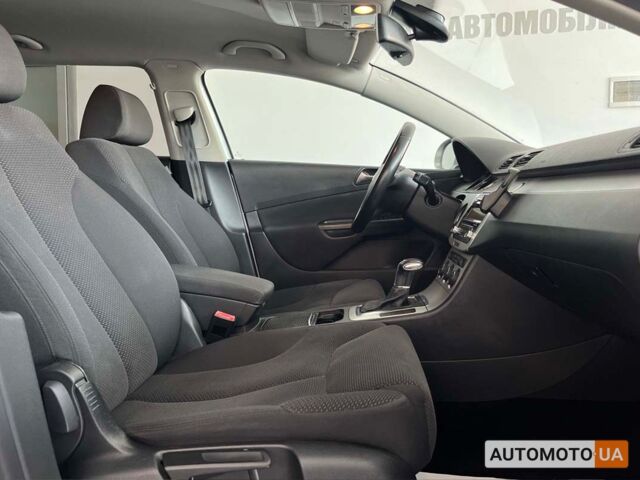 Серый Фольксваген Пассат, объемом двигателя 2 л и пробегом 219 тыс. км за 7900 $, фото 8 на Automoto.ua