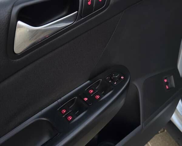 Фольксваген Пассат 2008 в Глубокой на Automoto.ua Серый Фольксваген Пассат, объемом двигателя 1.97 л и пробегом 385 тыс. км за 5999 $, фото 31 на Automoto.ua