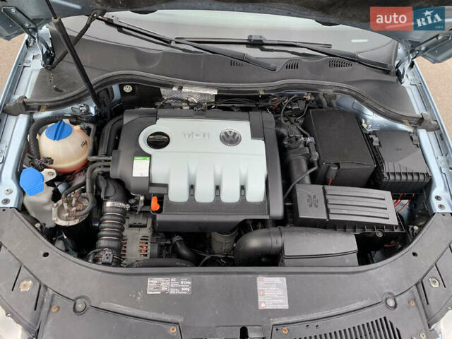 Серый Фольксваген Пассат, объемом двигателя 1.9 л и пробегом 230 тыс. км за 7500 $, фото 20 на Automoto.ua