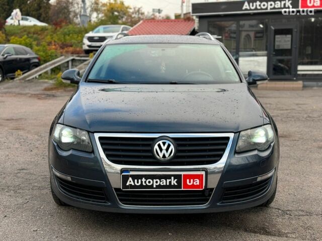 Серый Фольксваген Пассат, объемом двигателя 1.8 л и пробегом 292 тыс. км за 8740 $, фото 1 на Automoto.ua