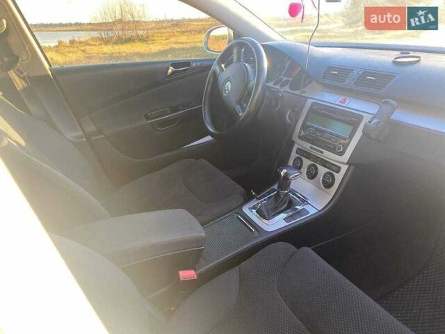 Сірий Фольксваген Пассат, об'ємом двигуна 2 л та пробігом 275 тис. км за 5700 $, фото 7 на Automoto.ua