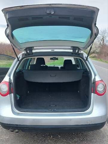 Серый Фольксваген Пассат, объемом двигателя 2 л и пробегом 290 тыс. км за 5700 $, фото 5 на Automoto.ua