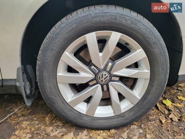 Серый Фольксваген Пассат, объемом двигателя 1.97 л и пробегом 355 тыс. км за 7200 $, фото 6 на Automoto.ua