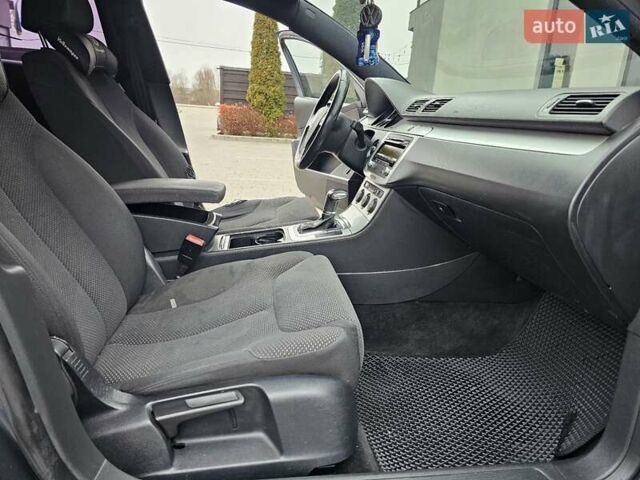 Серый Фольксваген Пассат, объемом двигателя 2 л и пробегом 302 тыс. км за 4650 $, фото 37 на Automoto.ua