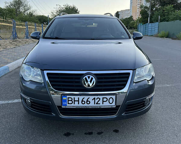 Серый Фольксваген Пассат, объемом двигателя 1.4 л и пробегом 256 тыс. км за 6800 $, фото 2 на Automoto.ua