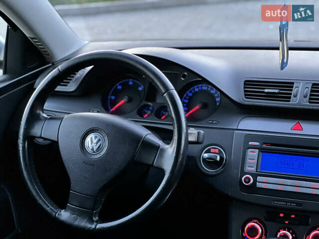 Сірий Фольксваген Пассат, об'ємом двигуна 2 л та пробігом 295 тис. км за 6999 $, фото 36 на Automoto.ua