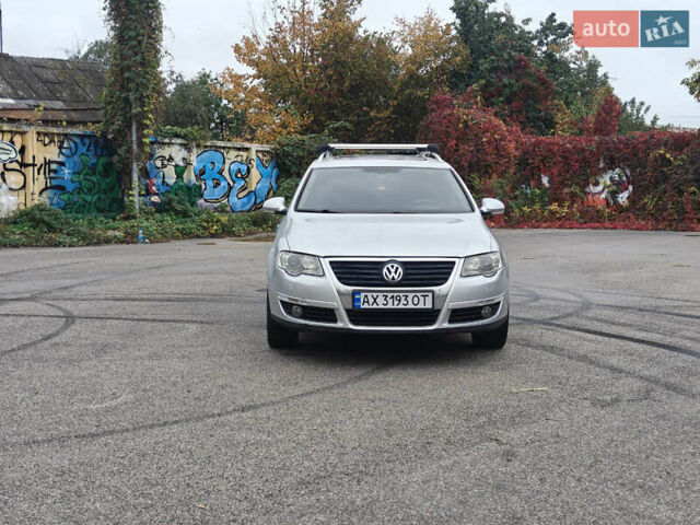 Серый Фольксваген Пассат, объемом двигателя 3.2 л и пробегом 300 тыс. км за 5400 $, фото 11 на Automoto.ua