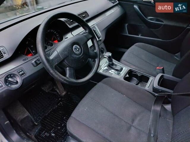 Серый Фольксваген Пассат, объемом двигателя 1.97 л и пробегом 187 тыс. км за 5700 $, фото 7 на Automoto.ua