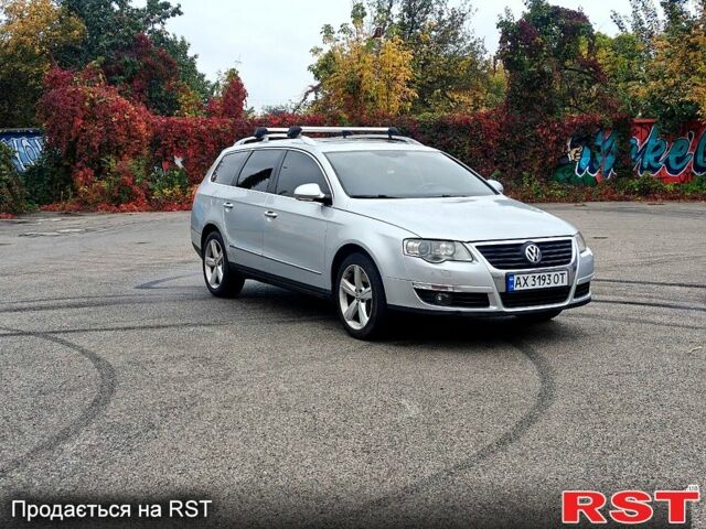 Серый Фольксваген Пассат, объемом двигателя 3.2 л и пробегом 298 тыс. км за 6250 $, фото 1 на Automoto.ua