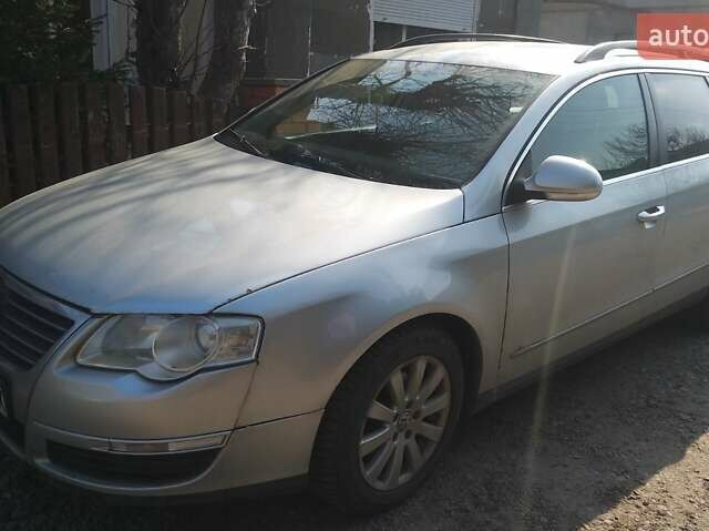 Серый Фольксваген Пассат, объемом двигателя 2 л и пробегом 235 тыс. км за 7000 $, фото 1 на Automoto.ua