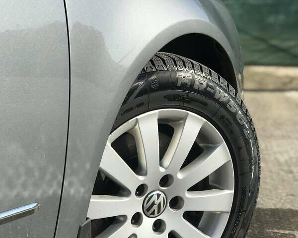 Сірий Фольксваген Пассат, об'ємом двигуна 1.9 л та пробігом 254 тис. км за 6250 $, фото 5 на Automoto.ua