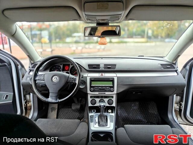 Серый Фольксваген Пассат, объемом двигателя 3.2 л и пробегом 298 тыс. км за 6250 $, фото 4 на Automoto.ua