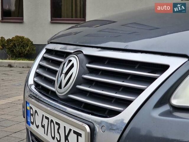 Серый Фольксваген Пассат, объемом двигателя 1.97 л и пробегом 302 тыс. км за 4950 $, фото 34 на Automoto.ua