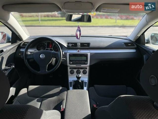 Сірий Фольксваген Пассат, об'ємом двигуна 1.8 л та пробігом 220 тис. км за 6800 $, фото 15 на Automoto.ua