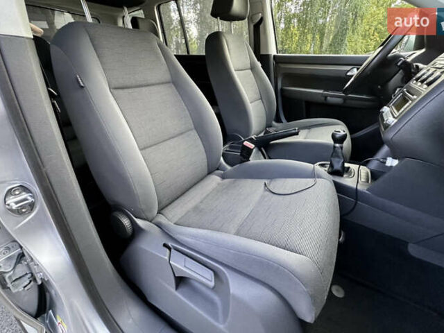 Сірий Фольксваген Пассат, об'ємом двигуна 1.8 л та пробігом 199 тис. км за 7500 $, фото 13 на Automoto.ua