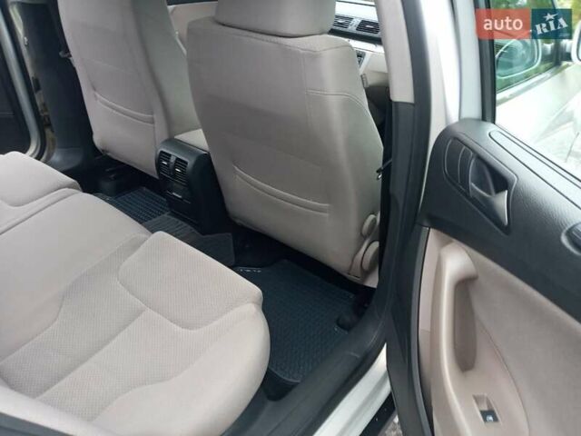 Серый Фольксваген Пассат, объемом двигателя 1.8 л и пробегом 215 тыс. км за 6600 $, фото 7 на Automoto.ua