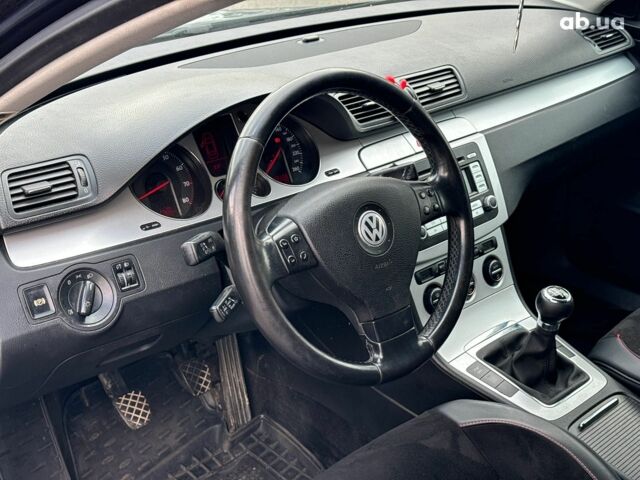 Серый Фольксваген Пассат, объемом двигателя 1.8 л и пробегом 292 тыс. км за 8740 $, фото 14 на Automoto.ua