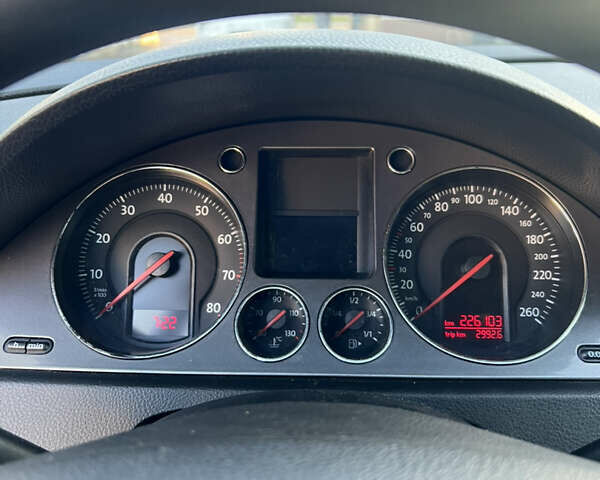 Серый Фольксваген Пассат, объемом двигателя 1.4 л и пробегом 226 тыс. км за 5000 $, фото 6 на Automoto.ua