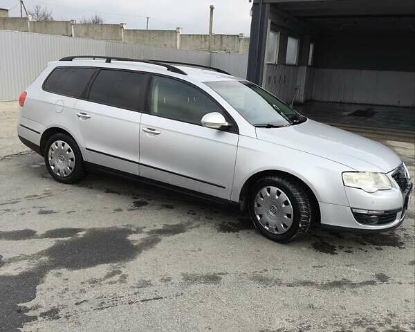 Серый Фольксваген Пассат, объемом двигателя 1.97 л и пробегом 222 тыс. км за 5400 $, фото 3 на Automoto.ua