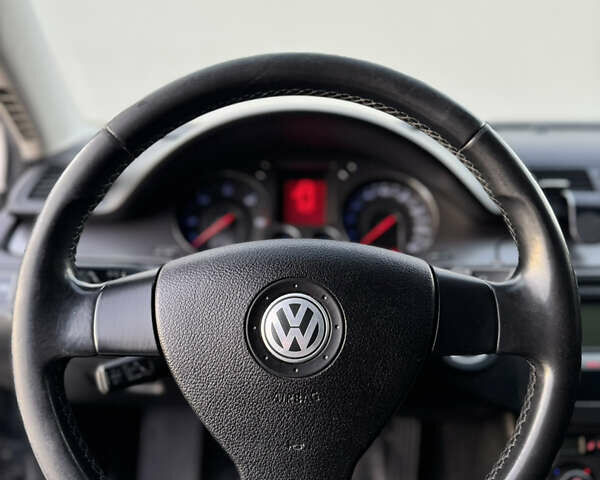 Сірий Фольксваген Пассат, об'ємом двигуна 1.97 л та пробігом 377 тис. км за 6500 $, фото 13 на Automoto.ua