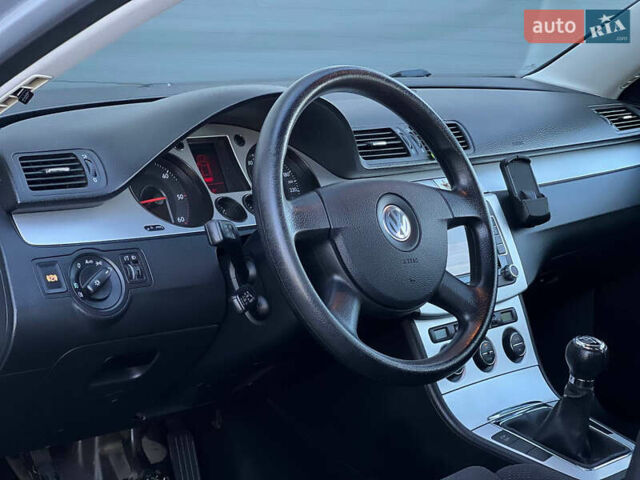 Сірий Фольксваген Пассат, об'ємом двигуна 1.97 л та пробігом 245 тис. км за 5999 $, фото 37 на Automoto.ua