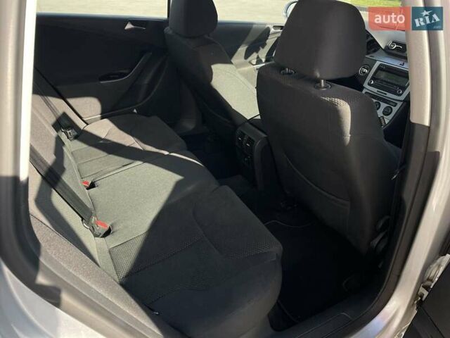 Сірий Фольксваген Пассат, об'ємом двигуна 1.8 л та пробігом 220 тис. км за 6800 $, фото 21 на Automoto.ua