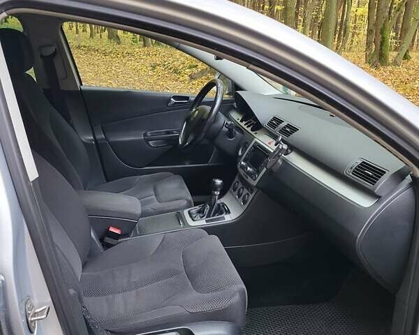 Серый Фольксваген Пассат, объемом двигателя 1.97 л и пробегом 355 тыс. км за 7200 $, фото 10 на Automoto.ua