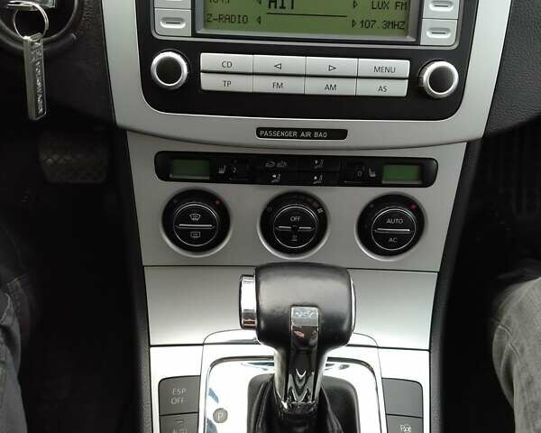 Серый Фольксваген Пассат, объемом двигателя 2 л и пробегом 235 тыс. км за 7120 $, фото 5 на Automoto.ua