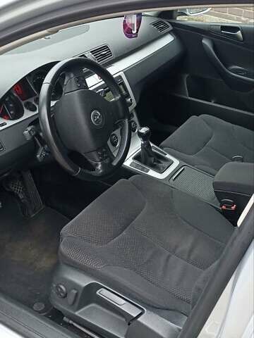 Серый Фольксваген Пассат, объемом двигателя 1.8 л и пробегом 220 тыс. км за 6300 $, фото 8 на Automoto.ua