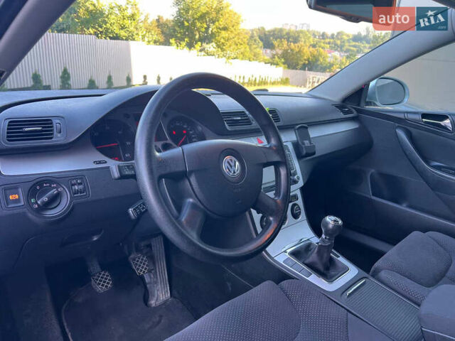 Сірий Фольксваген Пассат, об'ємом двигуна 1.97 л та пробігом 245 тис. км за 5999 $, фото 19 на Automoto.ua