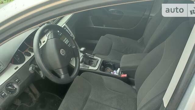 Сірий Фольксваген Пассат, об'ємом двигуна 1.8 л та пробігом 131 тис. км за 6500 $, фото 13 на Automoto.ua