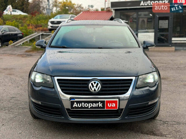 Серый Фольксваген Пассат, объемом двигателя 1.8 л и пробегом 292 тыс. км за 8740 $, фото 2 на Automoto.ua