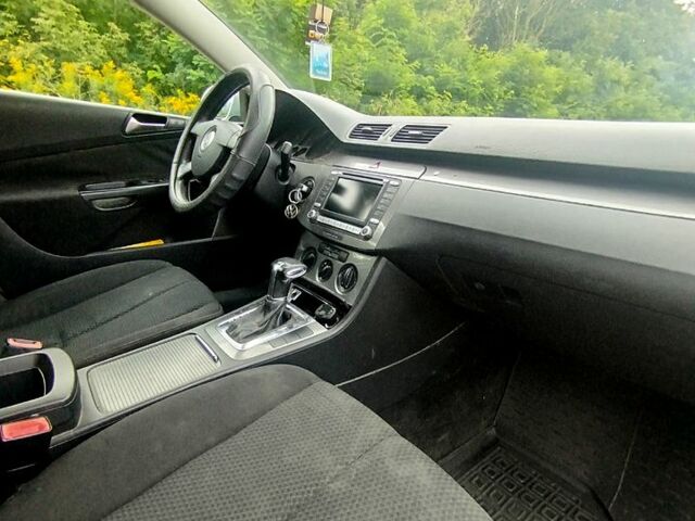 Серый Фольксваген Пассат, объемом двигателя 2 л и пробегом 269 тыс. км за 6000 $, фото 7 на Automoto.ua