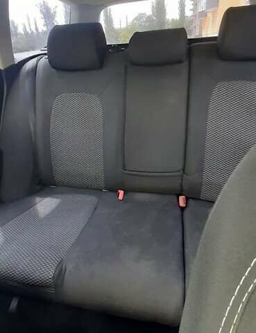 Серый Фольксваген Пассат, объемом двигателя 1.97 л и пробегом 349 тыс. км за 7200 $, фото 5 на Automoto.ua