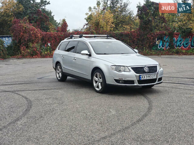 Серый Фольксваген Пассат, объемом двигателя 3.2 л и пробегом 300 тыс. км за 5400 $, фото 12 на Automoto.ua