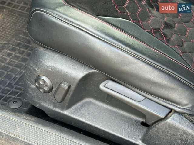 Серый Фольксваген Пассат, объемом двигателя 1.8 л и пробегом 292 тыс. км за 8740 $, фото 13 на Automoto.ua