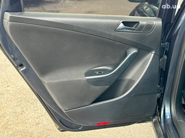 Серый Фольксваген Пассат, объемом двигателя 1.8 л и пробегом 292 тыс. км за 8740 $, фото 15 на Automoto.ua