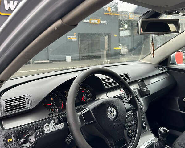 Сірий Фольксваген Пассат, об'ємом двигуна 1.97 л та пробігом 320 тис. км за 5700 $, фото 11 на Automoto.ua