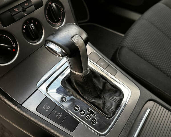 Серый Фольксваген Пассат, объемом двигателя 1.97 л и пробегом 349 тыс. км за 4850 $, фото 30 на Automoto.ua