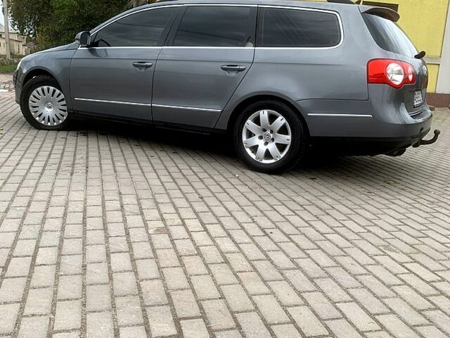 Серый Фольксваген Пассат, объемом двигателя 2 л и пробегом 315 тыс. км за 5800 $, фото 2 на Automoto.ua