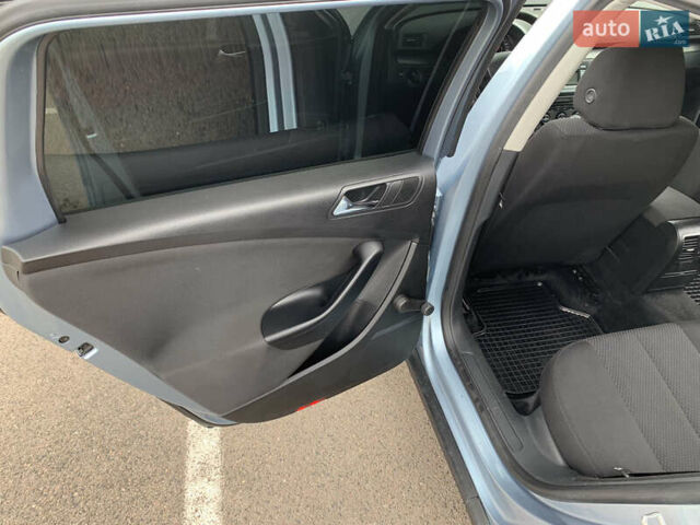 Серый Фольксваген Пассат, объемом двигателя 1.9 л и пробегом 230 тыс. км за 7500 $, фото 16 на Automoto.ua